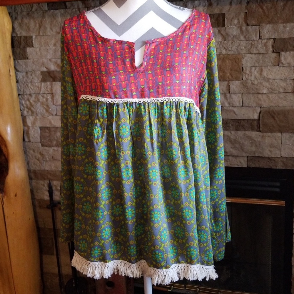 Adorable flowy top!